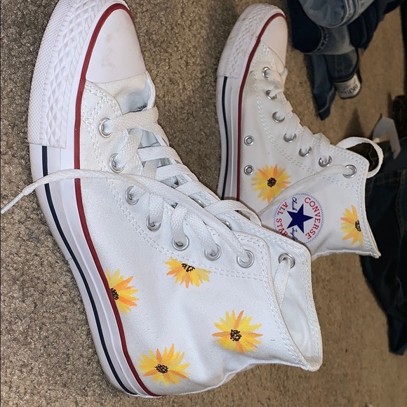 daisy converse shoes
